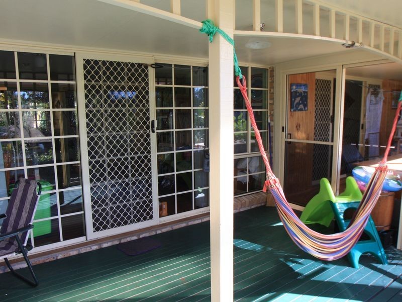 4 Larelar Court, Ocean Shores NSW 2483