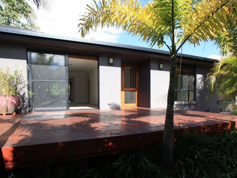 41 Yallakool Drive, Ocean Shores NSW 2483