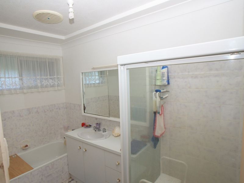 11 Nandroya Avenue, Ocean Shores NSW 2483