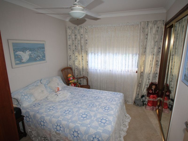 11 Nandroya Avenue, Ocean Shores NSW 2483