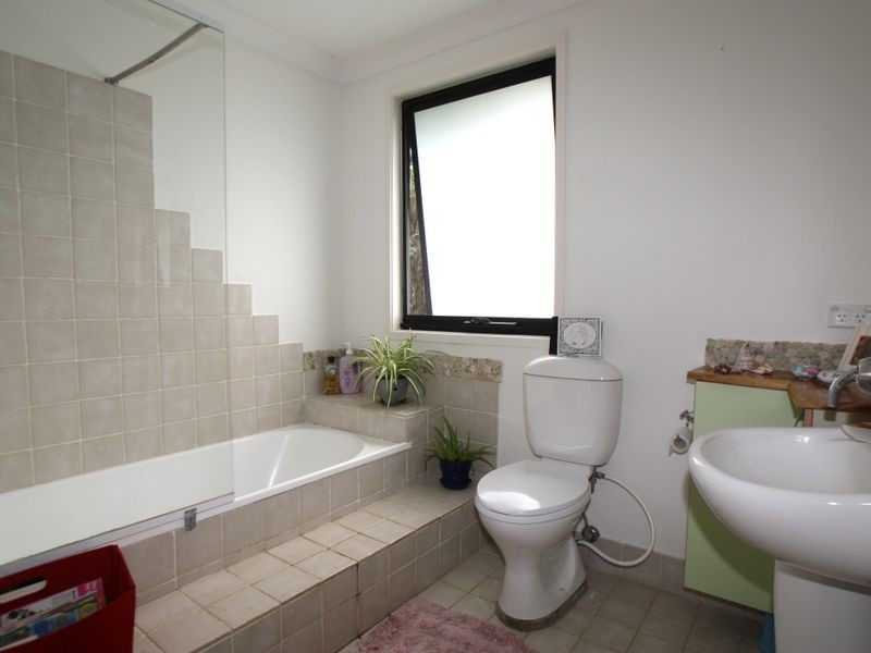 6 Paldi Court, Ocean Shores NSW 2483
