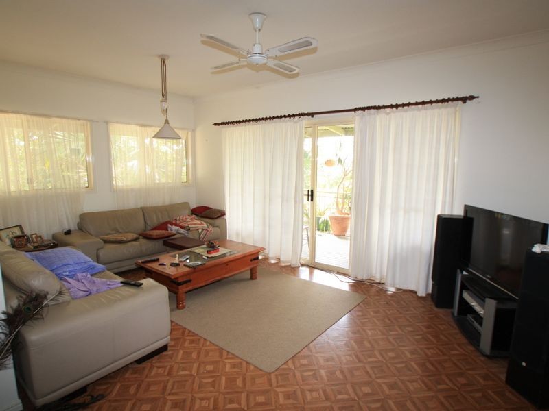 8 Gin Gin, Ocean Shores NSW 2483