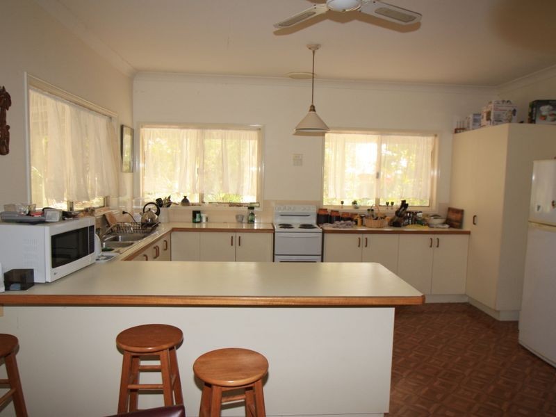 8 Gin Gin, Ocean Shores NSW 2483