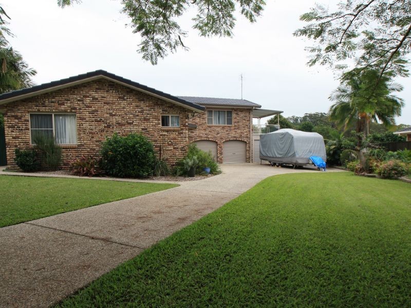 2 Coonawarra Court, Ocean Shores NSW 2483
