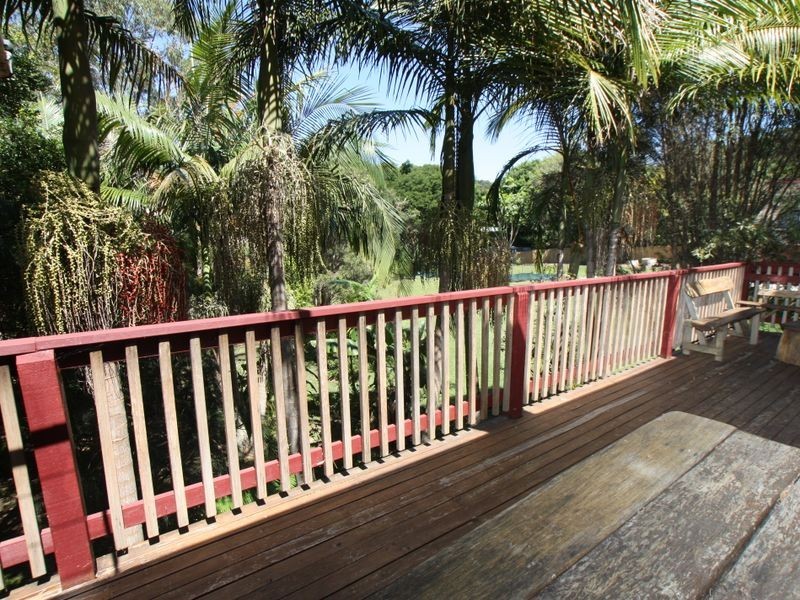 2a Gin Gin Crescent, Ocean Shores NSW 2483