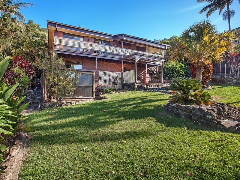 8 Tongarra Drive, Ocean Shores NSW 2483