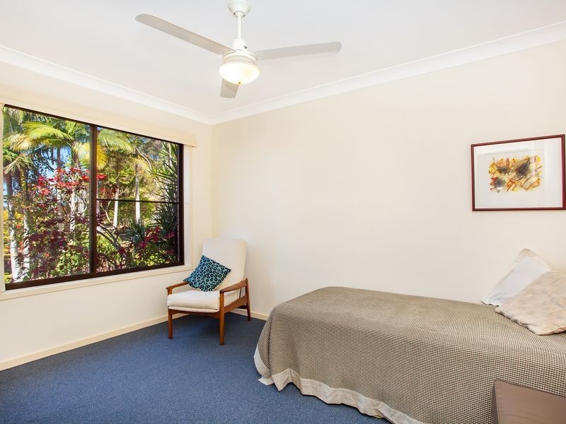 8 Tongarra Drive, Ocean Shores NSW 2483