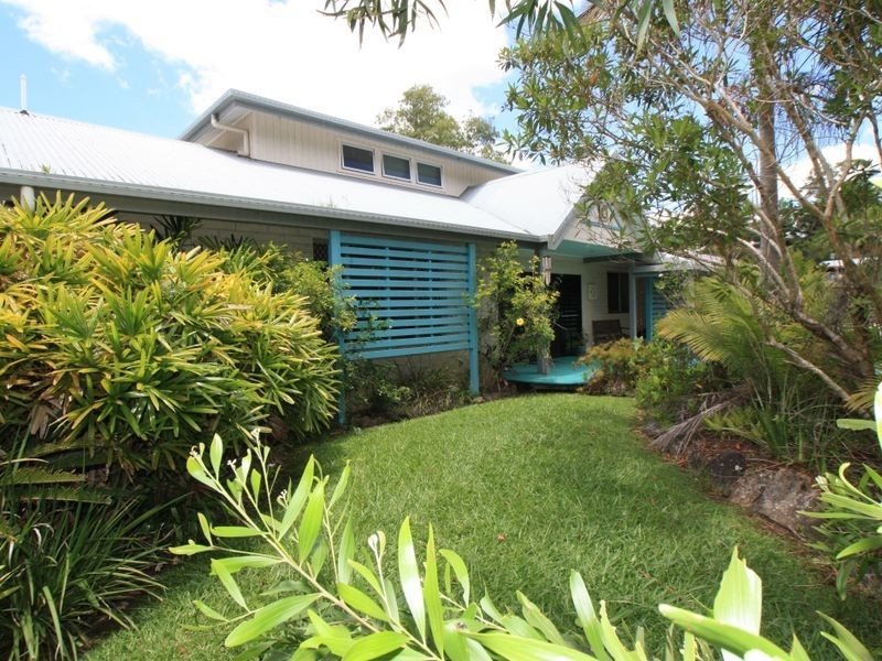 32 Coomburra Crescent, Ocean Shores NSW 2483