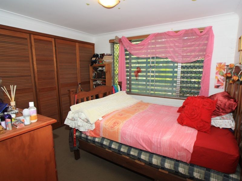 32 Coomburra Crescent, Ocean Shores NSW 2483
