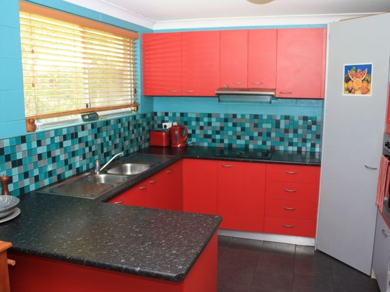 32 Coomburra Crescent, Ocean Shores NSW 2483