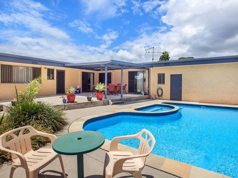 1 Paldi Court, Ocean Shores NSW 2483