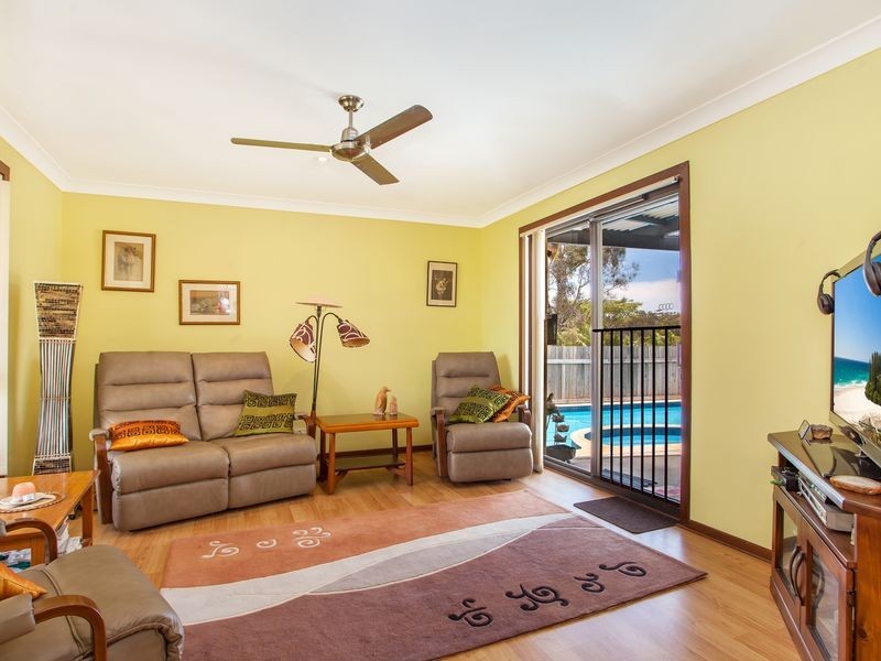 1 Paldi Court, Ocean Shores NSW 2483