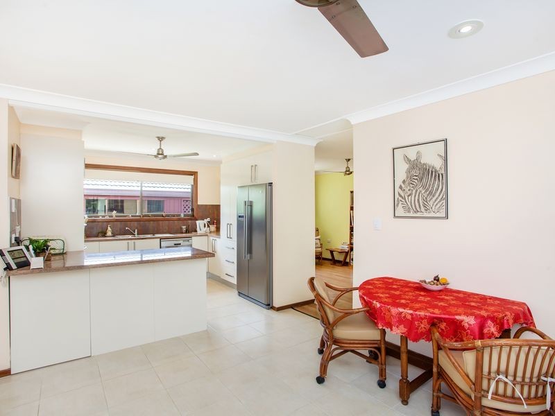 1 Paldi Court, Ocean Shores NSW 2483