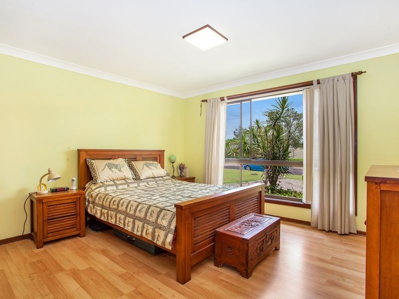 1 Paldi Court, Ocean Shores NSW 2483