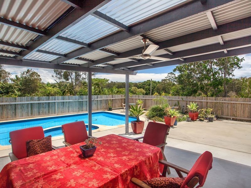 1 Paldi Court, Ocean Shores NSW 2483