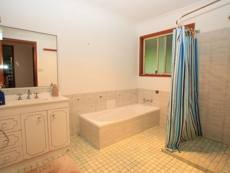 17 Mundurra Avenue, Ocean Shores NSW 2483