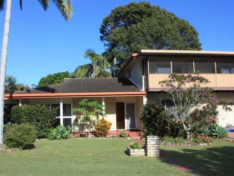 5 Narrogal Court, Ocean Shores NSW 2483
