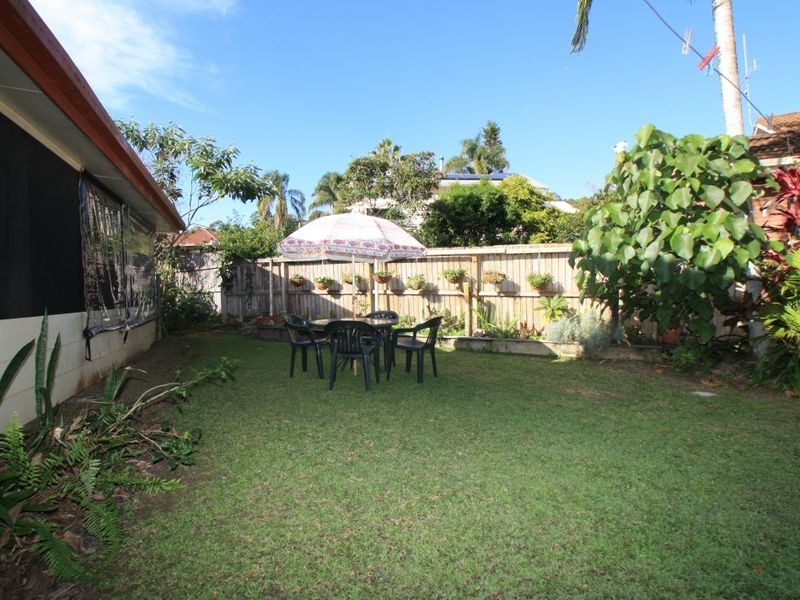 5 Narrogal Court, Ocean Shores NSW 2483