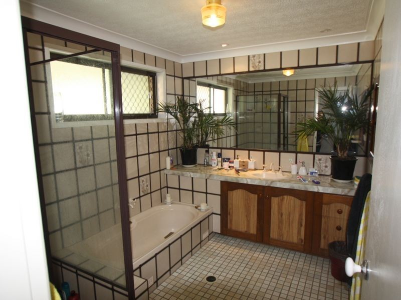 7 Napelle Court, Ocean Shores NSW 2483