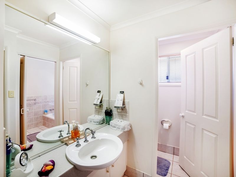 31 Kallaroo Circuit, Ocean Shores NSW 2483