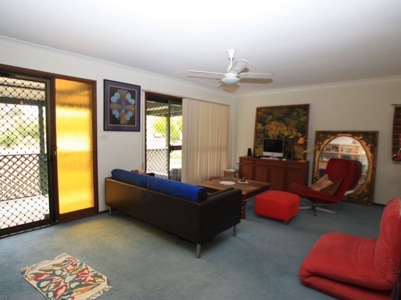 7 Kiah Close, Ocean Shores NSW 2483