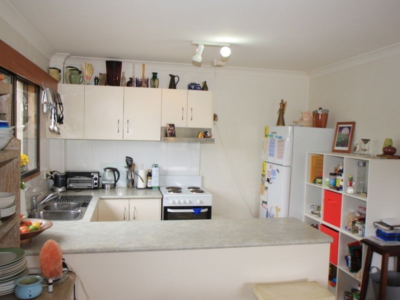 10/2 Arika Avenue, Ocean Shores NSW 2483