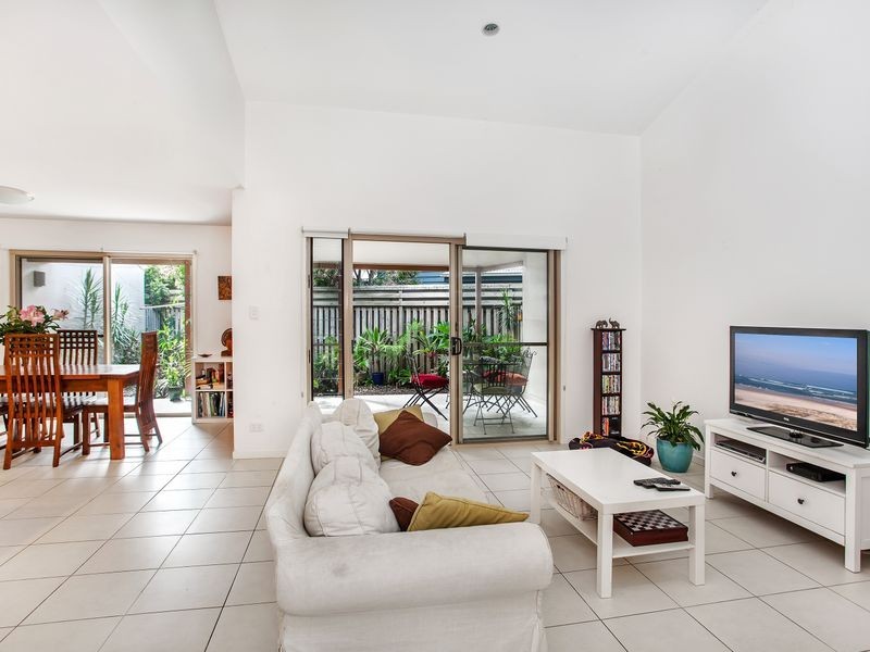 2/4 Halyard Court, Ocean Shores NSW 2483