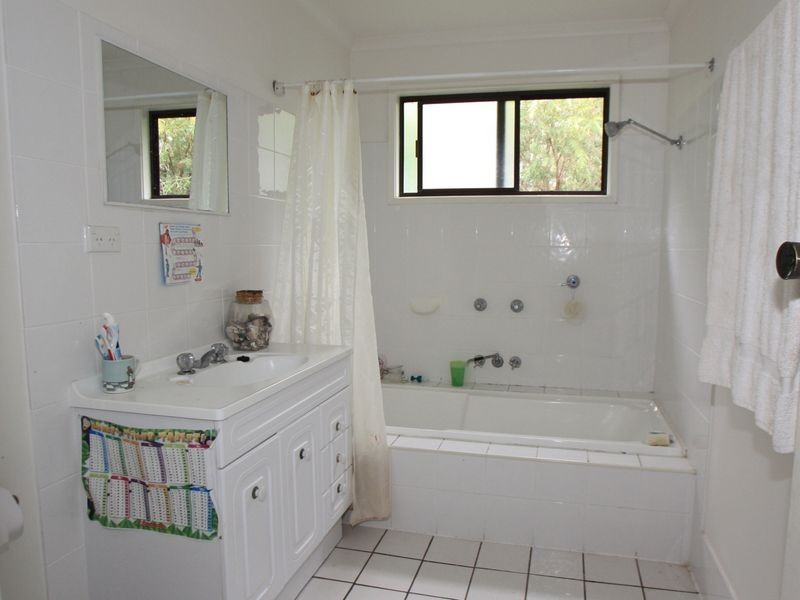 2 Oba Place, Ocean Shores NSW 2483