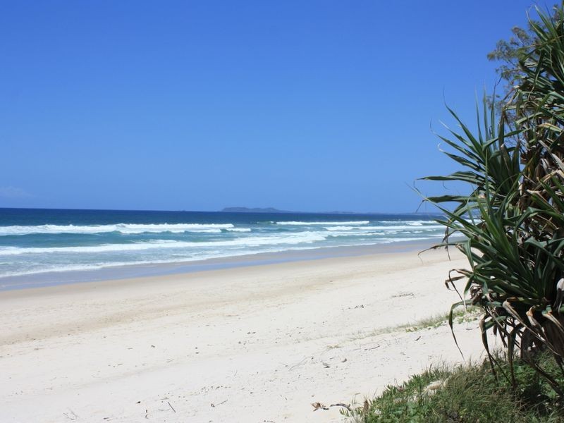 14 Strand Avenue, New Brighton NSW 2483