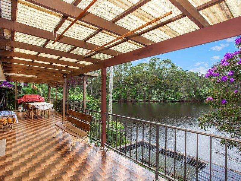 22 Natan Court, Ocean Shores NSW 2483