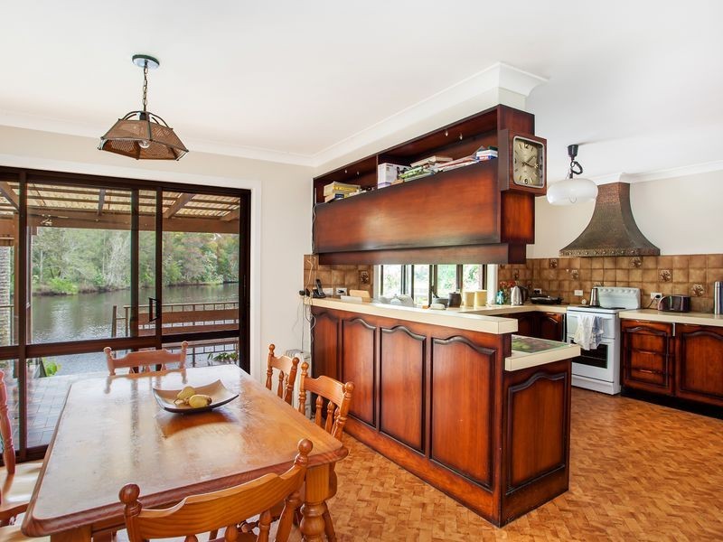 22 Natan Court, Ocean Shores NSW 2483