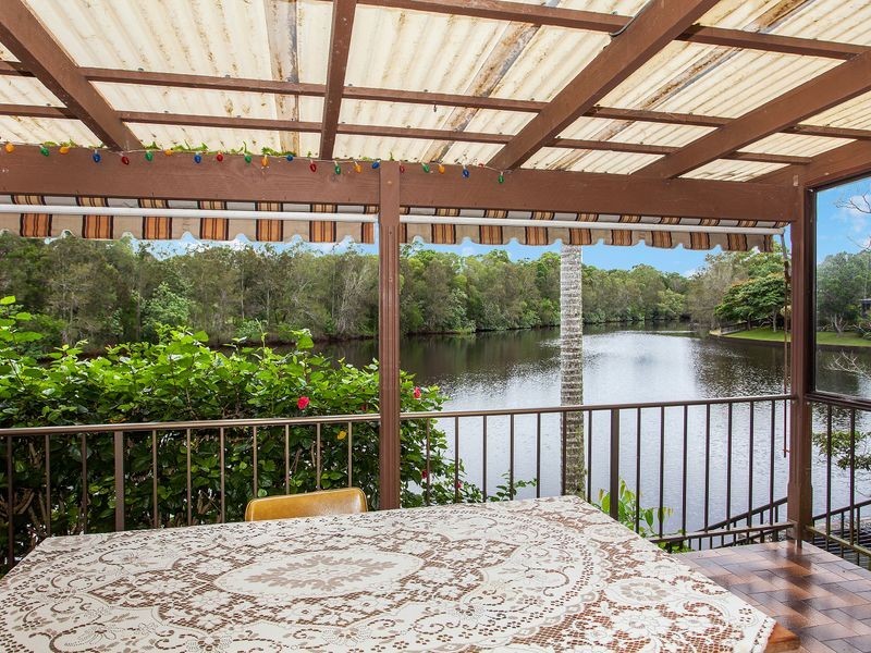 22 Natan Court, Ocean Shores NSW 2483