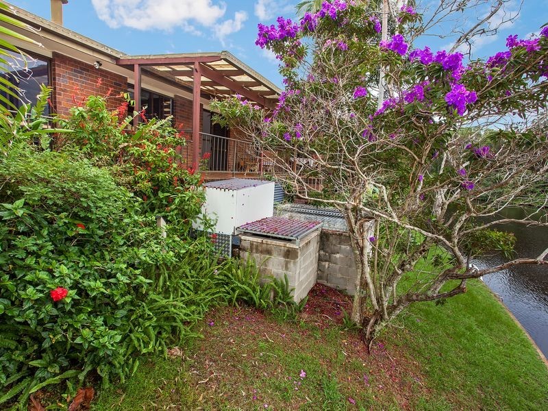 22 Natan Court, Ocean Shores NSW 2483
