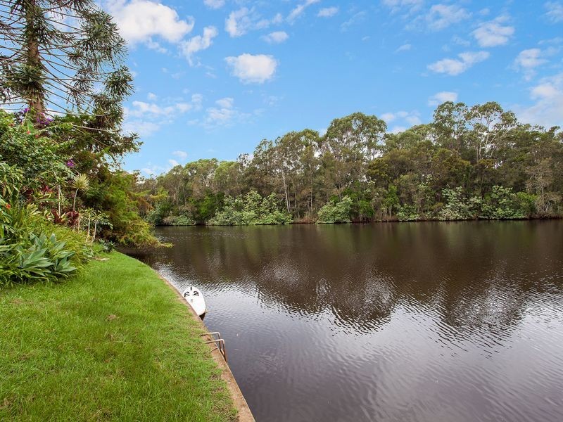 22 Natan Court, Ocean Shores NSW 2483