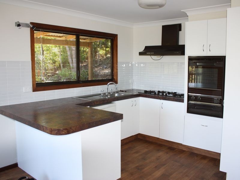 7 Arika Avenue, Ocean Shores NSW 2483