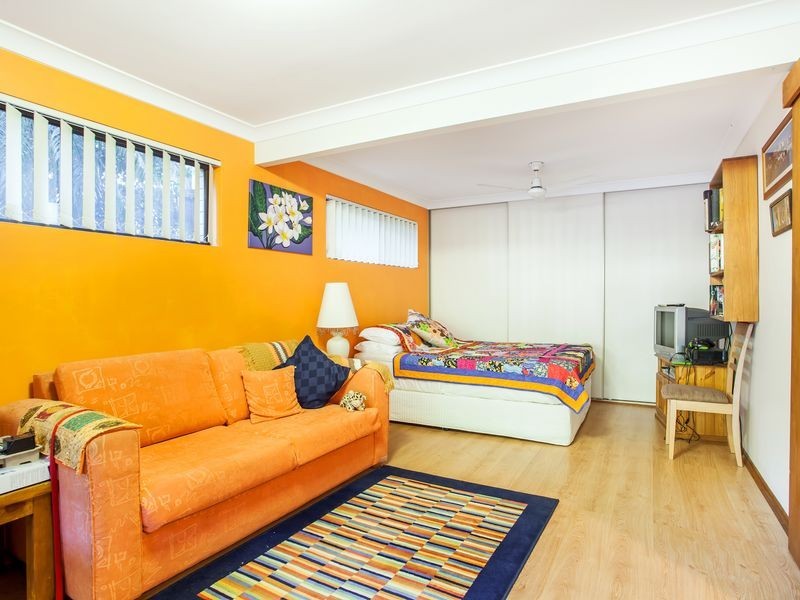 4 Walgooan Way, Ocean Shores NSW 2483