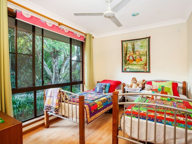 4 Walgooan Way, Ocean Shores NSW 2483