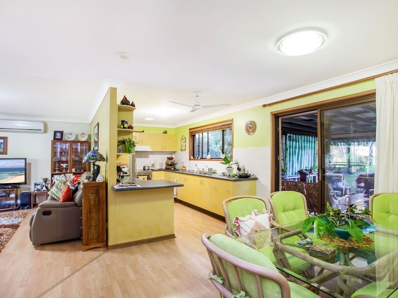 4 Walgooan Way, Ocean Shores NSW 2483