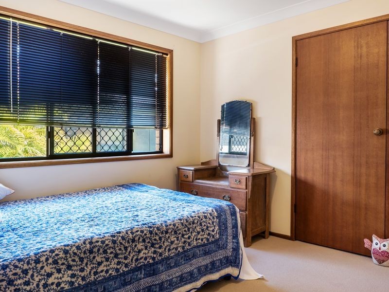 39 Narooma Drive, Ocean Shores NSW 2483