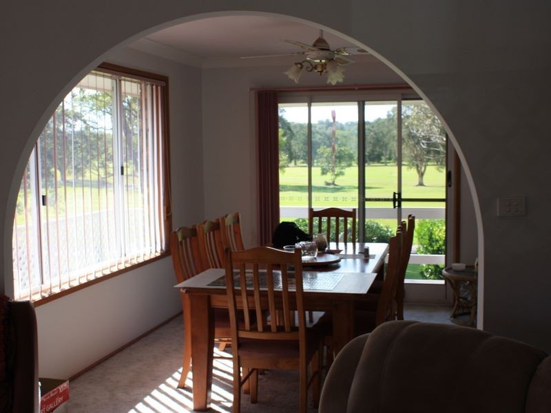8 Kiah Close, Ocean Shores NSW 2483