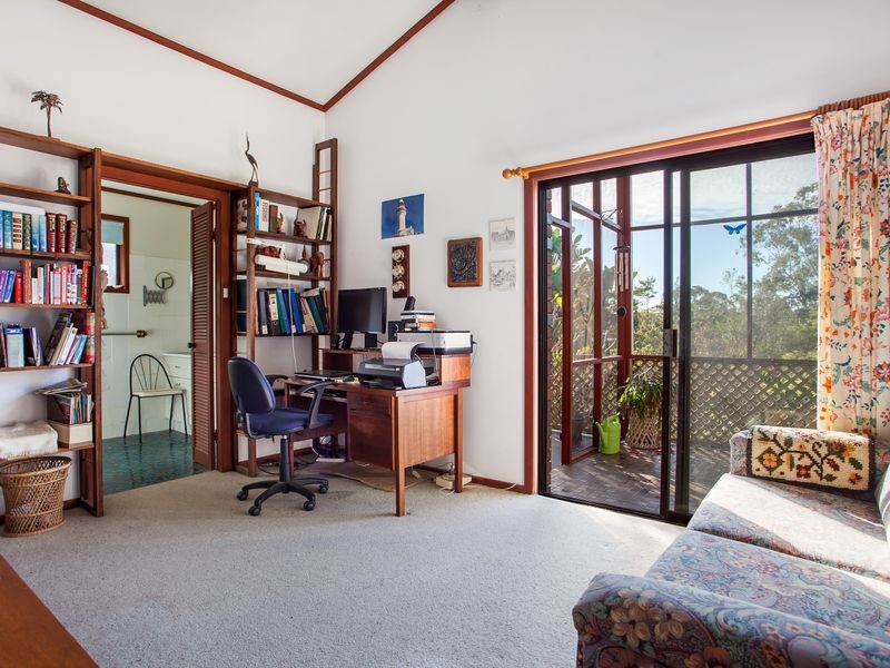 15 Woggoon Terrace, Ocean Shores NSW 2483
