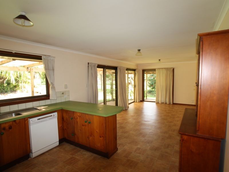 16 Tindarra Avenue, Ocean Shores NSW 2483