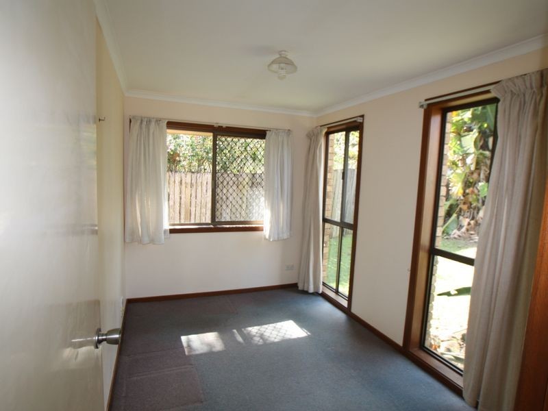 16 Tindarra Avenue, Ocean Shores NSW 2483