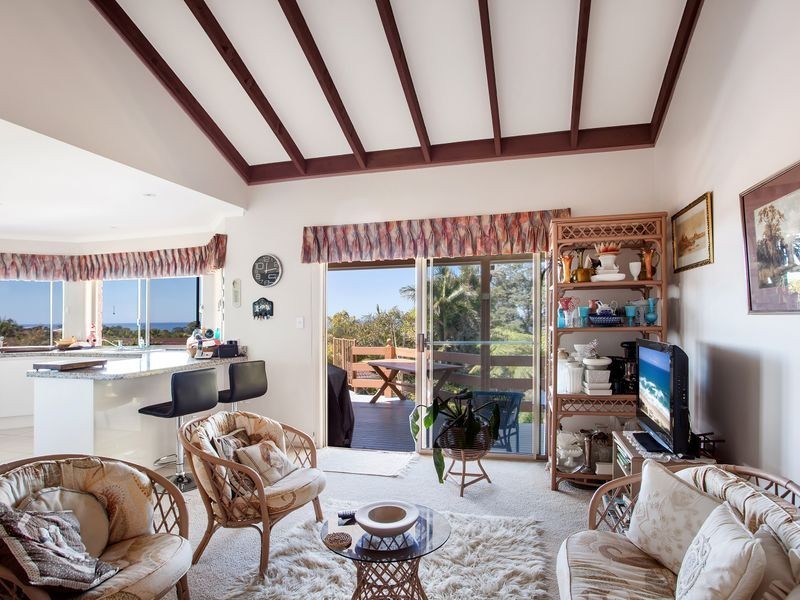 5 Napelle Court, Ocean Shores NSW 2483