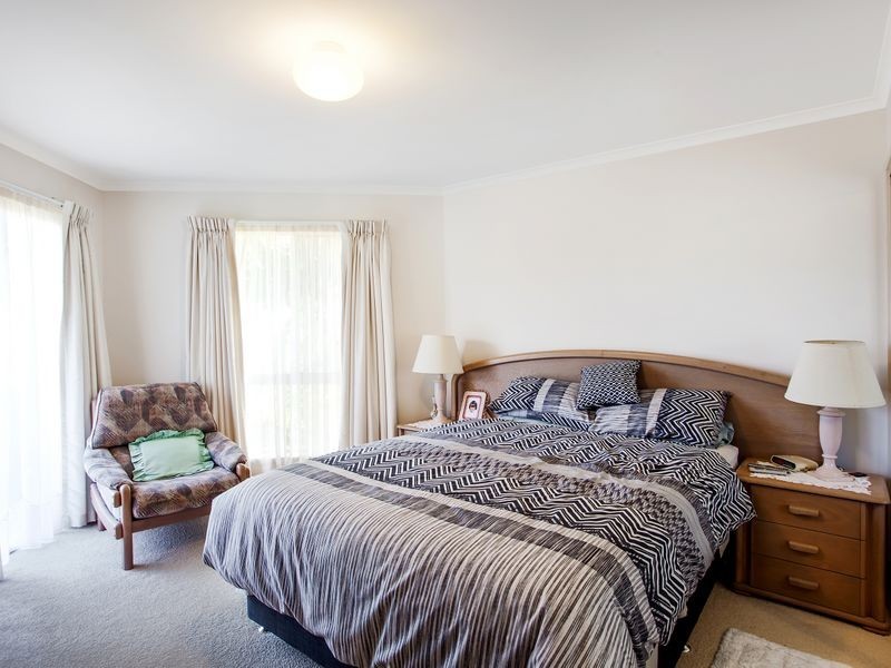 5 Napelle Court, Ocean Shores NSW 2483