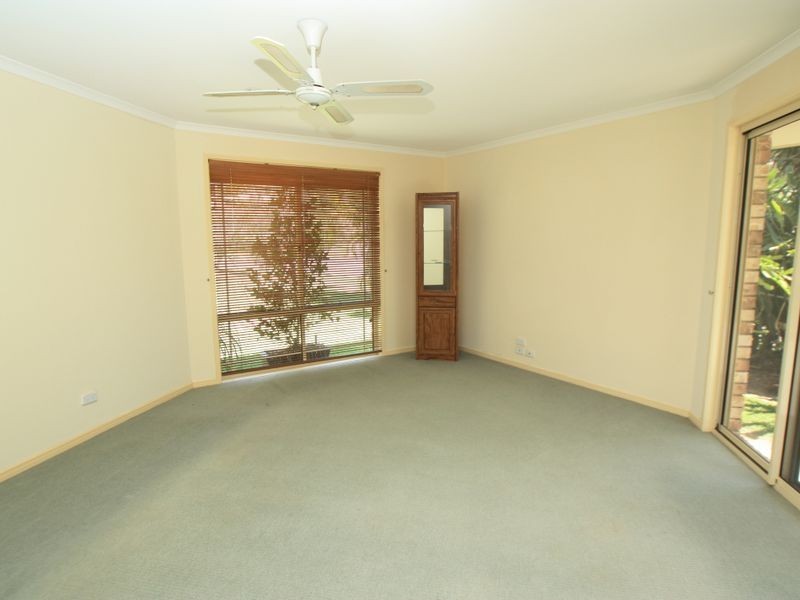 2 Glendale Crescent, Ocean Shores NSW 2483