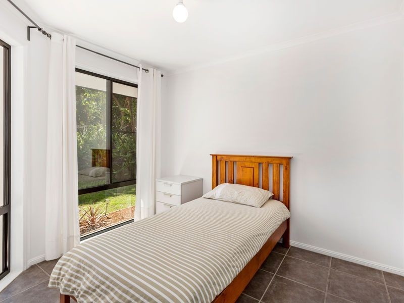 6 Gira Place, Ocean Shores NSW 2483