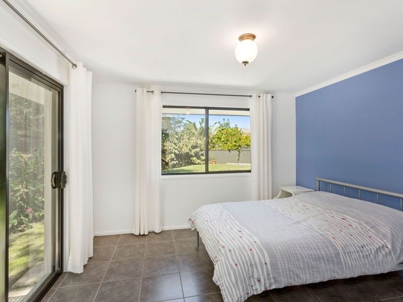 6 Gira Place, Ocean Shores NSW 2483