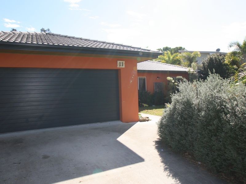 11 Halyard Court, Ocean Shores NSW 2483