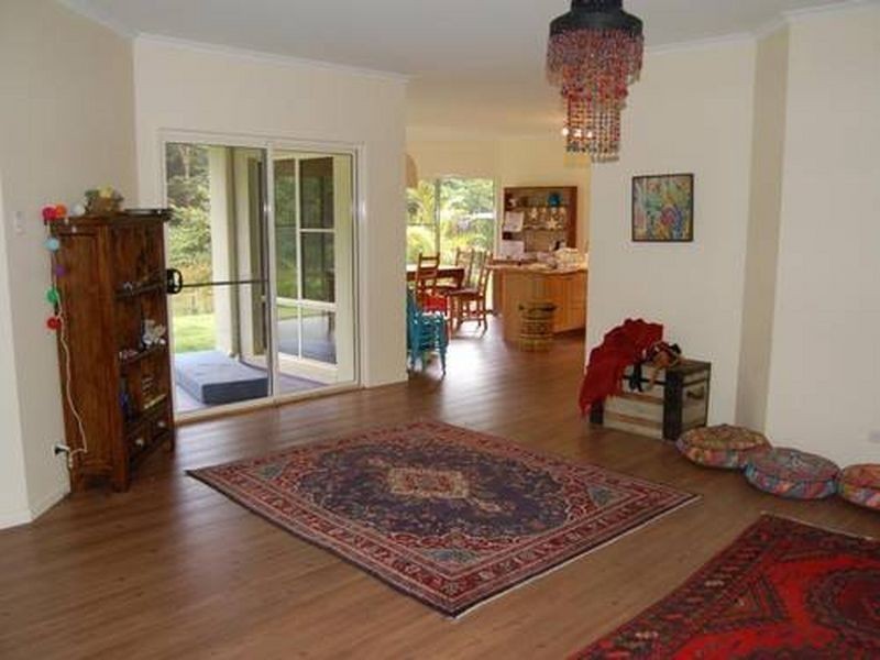 11 Halyard Court, Ocean Shores NSW 2483